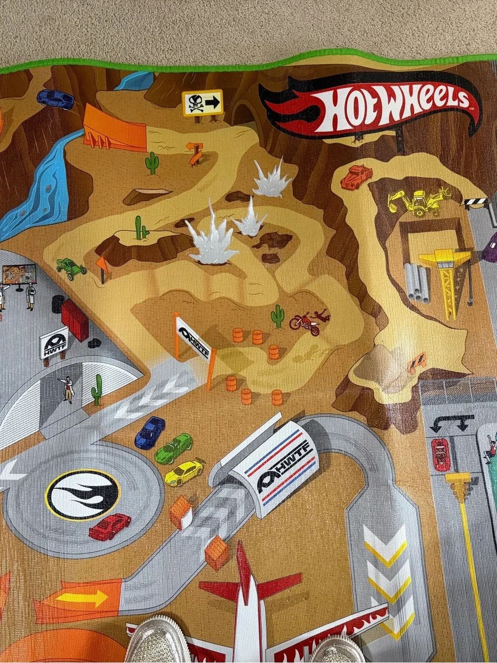 Hot Wheels Play Rug - Green-Trim Racing Adventure